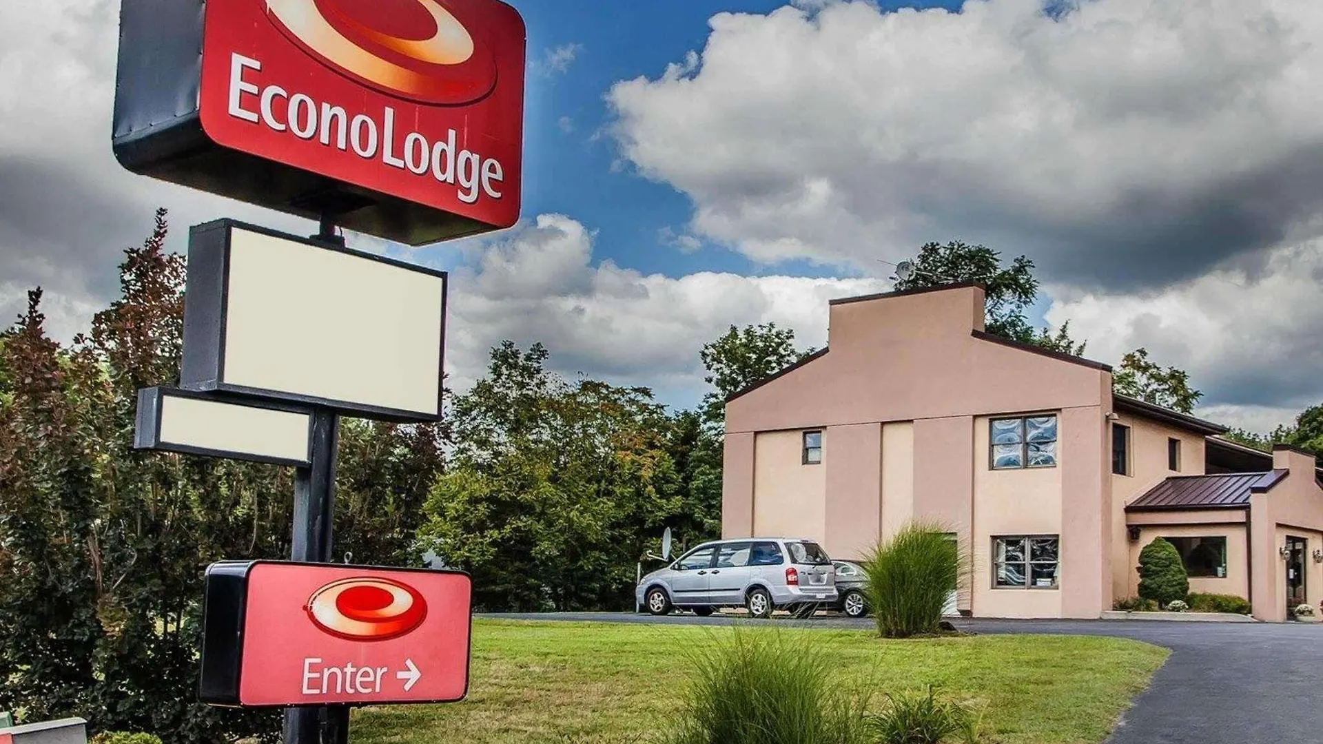 Staying In Philadelphia Metro: 12 Couple Hotels Compared
